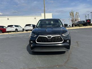 Used 2023 Toyota Highlander L video 2