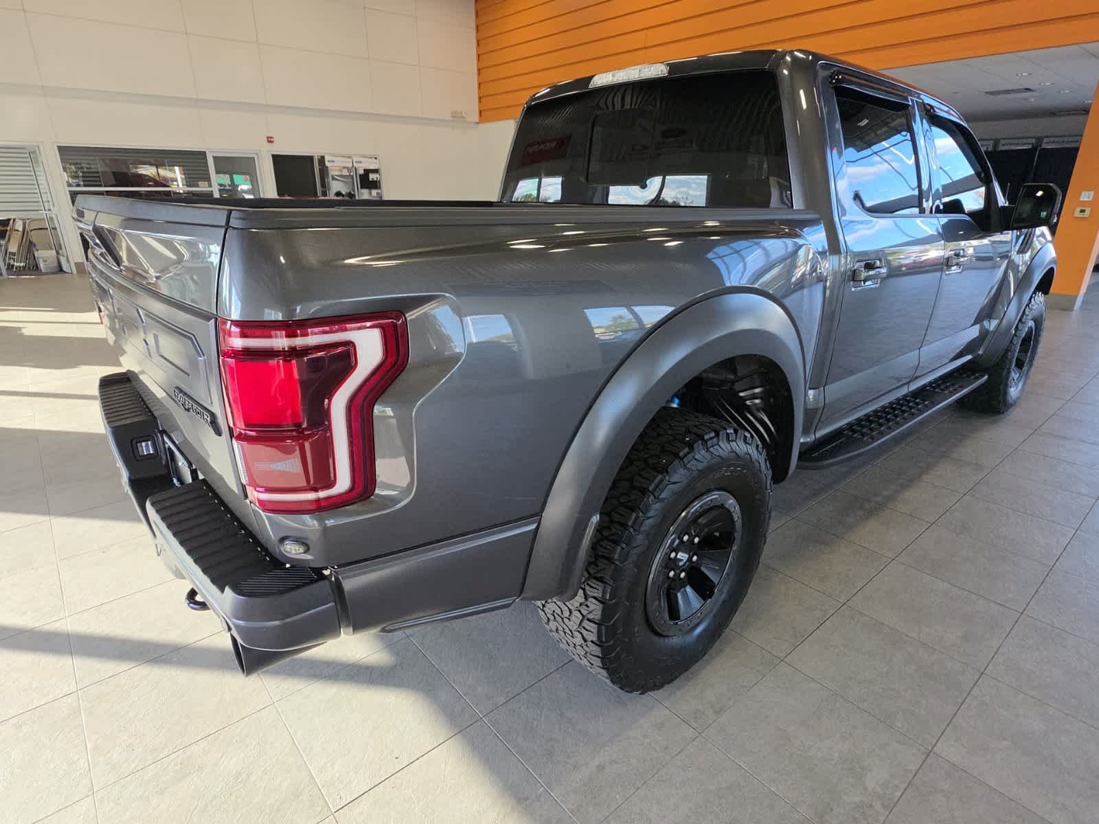 Used 2018 Ford F150 Raptor w/ Equipment Group 802A Luxury AWD/4WD image 8