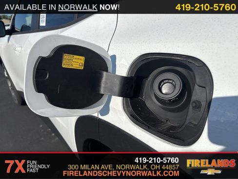 New 2025 Chevrolet Trax LT w/ Sunroof Package image 12