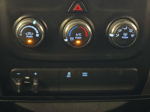 Used 2016 RAM 1500 Express image 40