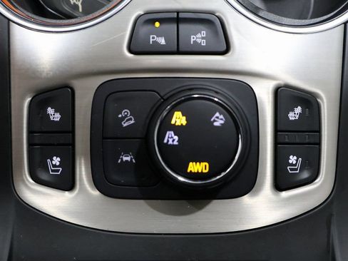 Used 2022 GMC Terrain Denali w/ Black Diamond Edition image 35