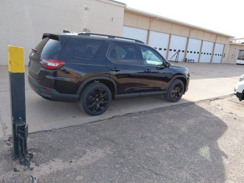 New 2026 Honda Pilot Black Edition image 3
