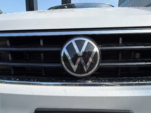 Used 2023 Volkswagen Tiguan SE R-Line AWD/4WD image 12