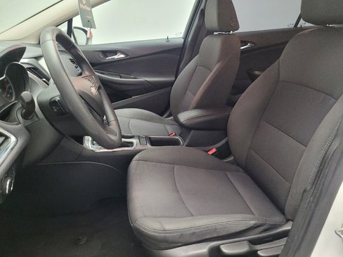 Used 2018 Chevrolet Cruze LT image 17