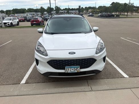 Used 2020 Ford Escape SE AWD/4WD image 4