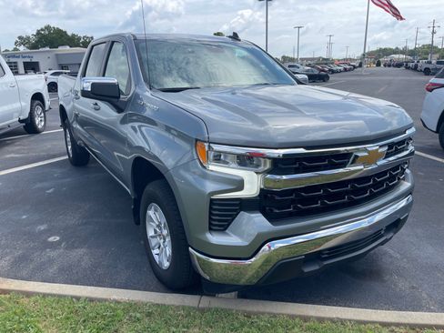 Used 2025 Chevrolet Silverado 1500 LT RWD image 3