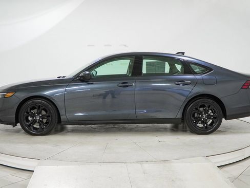 Certified 2025 Honda Accord SE image 4