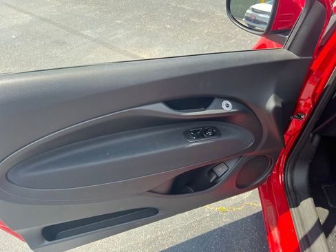 New 2024 FIAT 500 e (RED) FWD image 5