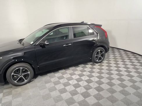 New 2025 Kia Niro SX image 3