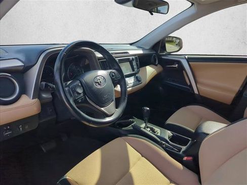 Used 2018 Toyota RAV4 XLE FWD image 5
