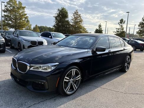 Used 2019 BMW 750i RWD image 7