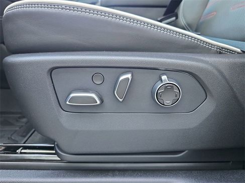 New 2026 GMC Yukon XL AT4 Ultimate w/ LPO, Floor Liner Package image 19