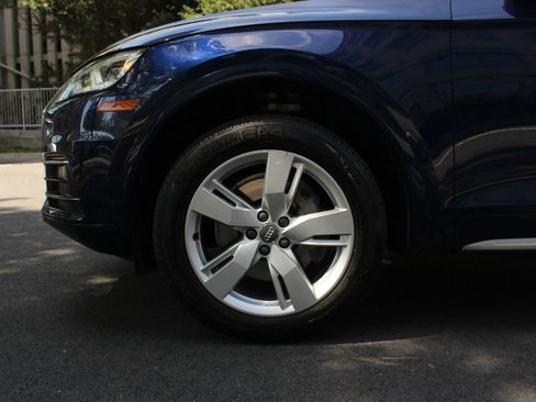 Used 2019 Audi Q5 2.0T Premium Plus w/ Premium Plus Package AWD/4WD image 11