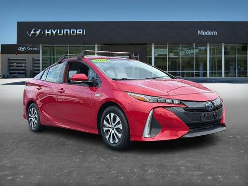 Used 2020 Toyota Prius Prime XLE image 3