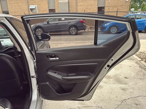 Used 2019 Nissan Altima 2.5 SL FWD image 21