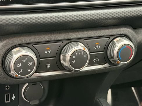 Certified 2025 Nissan Kicks Play S image 26