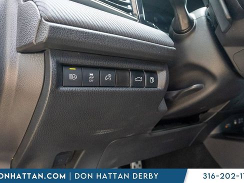 Used 2025 Toyota Camry SE FWD image 19