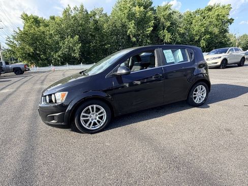 Used 2016 Chevrolet Sonic LT w/ Fun and Sun Package FWD image 30