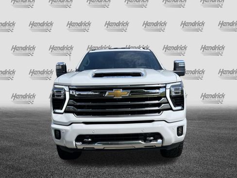 Used 2024 Chevrolet Silverado 2500 High Country w/ Technology Package AWD/4WD image 3