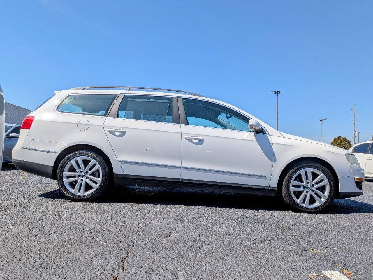Used 2008 Volkswagen Passat 2.0T FWD image 14