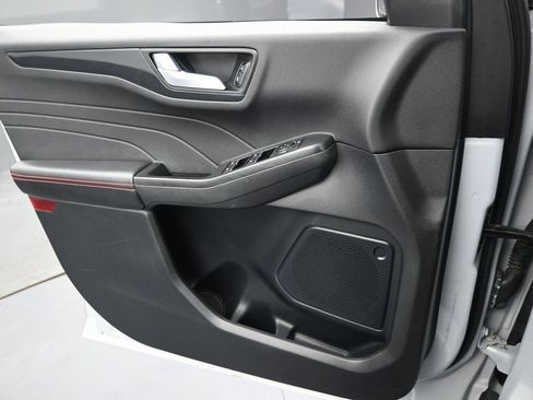 Used 2025 Ford Escape ST-Line image 24