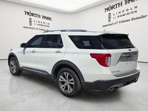 Used 2020 Ford Explorer Platinum w/ Premium Technology Package AWD/4WD image 3