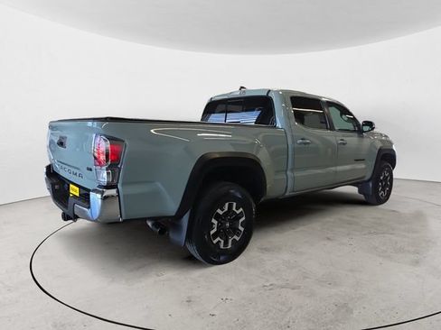 Used 2023 Toyota Tacoma TRD Off-Road w/ Black Out Package (TMS) AWD/4WD image 5
