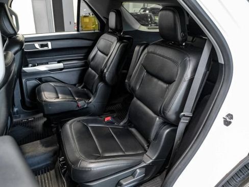 Used 2020 Ford Explorer XLT w/ Equipment Group 202A AWD/4WD image 42