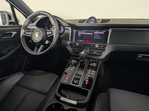 Certified 2025 Porsche Macan GTS AWD/4WD image 22