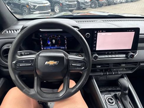 Used 2023 Chevrolet Colorado W/T w/ WT Convenience Package II AWD/4WD image 10