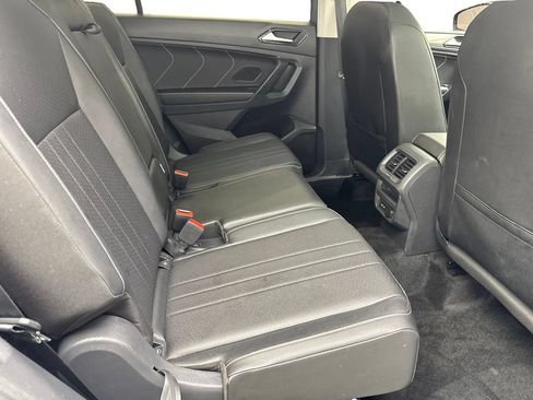 Used 2023 Volkswagen Tiguan SE w/ Panoramic Sunroof Package FWD image 42