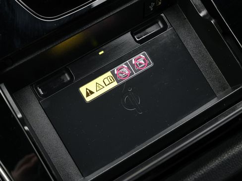 Used 2025 Toyota bZ4X XLE w/ Weather Package image 25