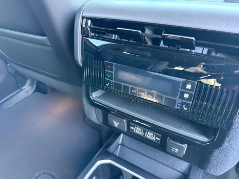 New 2026 Jeep Grand Wagoneer Limited w/ Convenience Group I AWD/4WD image 23