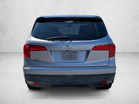 Used 2017 Honda Pilot LX image 7