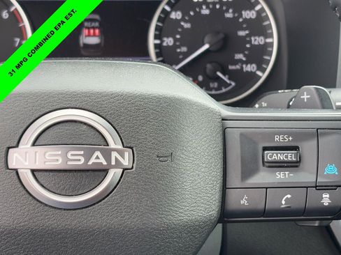 Used 2025 Nissan Rogue SV AWD/4WD image 20