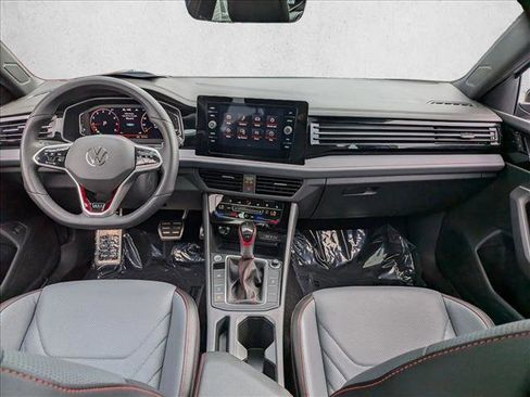 Used 2025 Volkswagen Jetta GLI Autobahn FWD image 20