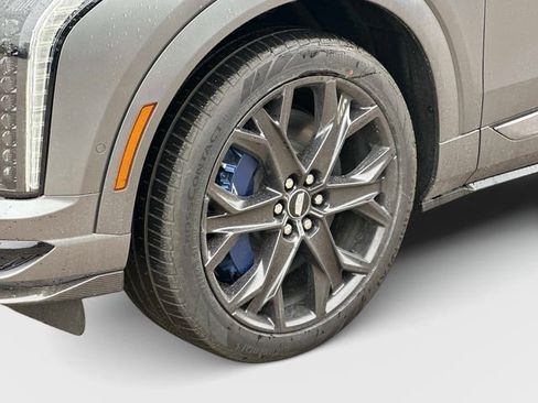 New 2026 Cadillac Optiq V AWD/4WD image 17