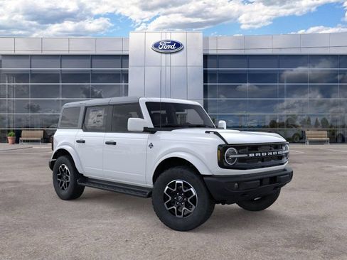 New 2026 Ford Bronco Outer Banks AWD/4WD image 7