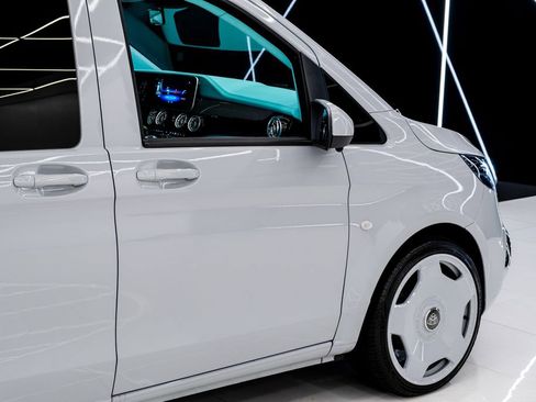 Used 2023 Mercedes-Benz Metris Passenger image 13