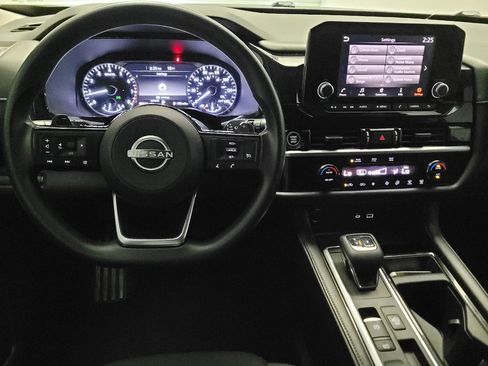 Used 2022 Nissan Pathfinder S FWD image 22