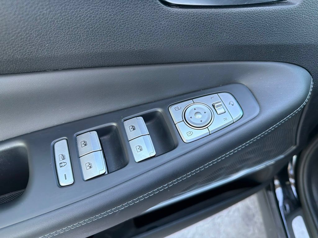 Used 2022 Hyundai Santa Fe Calligraphy FWD image 7