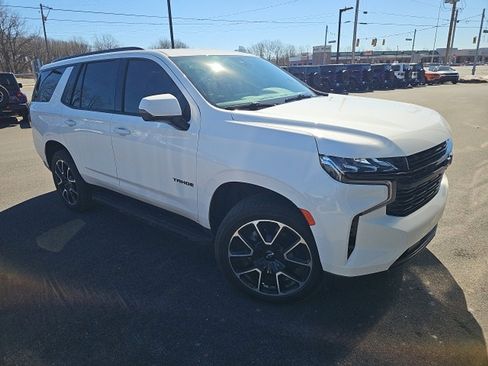 Used 2024 Chevrolet Tahoe RST w/ Luxury Package image 2