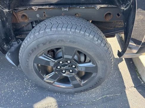 Used 2016 Chevrolet Silverado 1500 W/T w/ Special Ops Edition AWD/4WD image 17