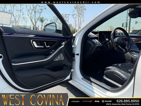 Used 2022 Mercedes-Benz S 580 4MATIC Sedan w/ 3D Technology Package image 13