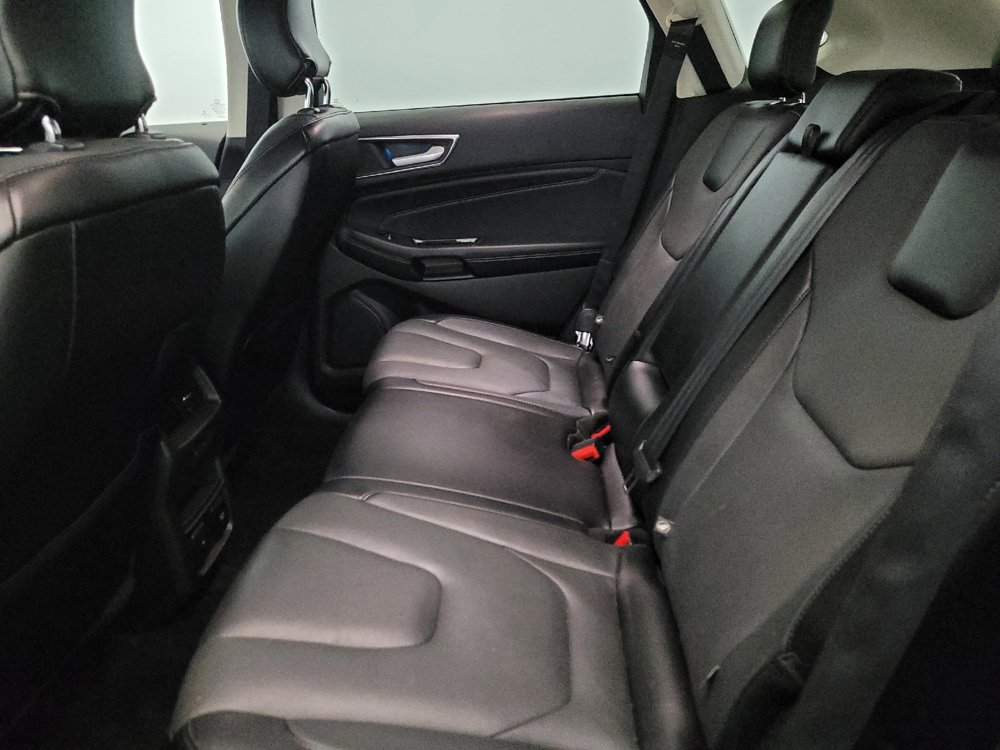Used 2018 Ford Edge Titanium w/ Equipment Group 302A AWD/4WD image 18