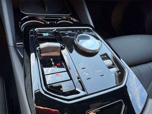 Certified 2025 BMW i5 xDrive40 w/ Premium Package image 16