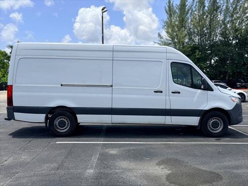 Used 2023 Mercedes-Benz Sprinter 2500 image 6