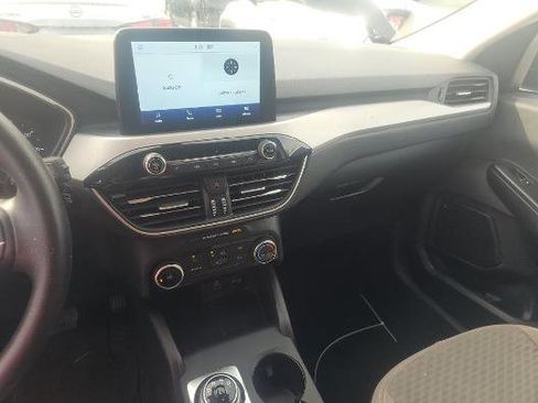 Used 2022 Ford Escape SE image 11