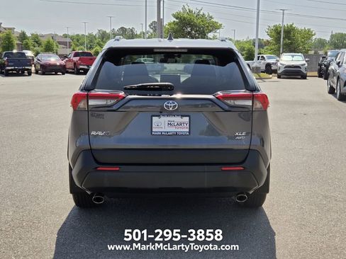 Used 2022 Toyota RAV4 XLE w/ Convenience Package AWD/4WD image 4