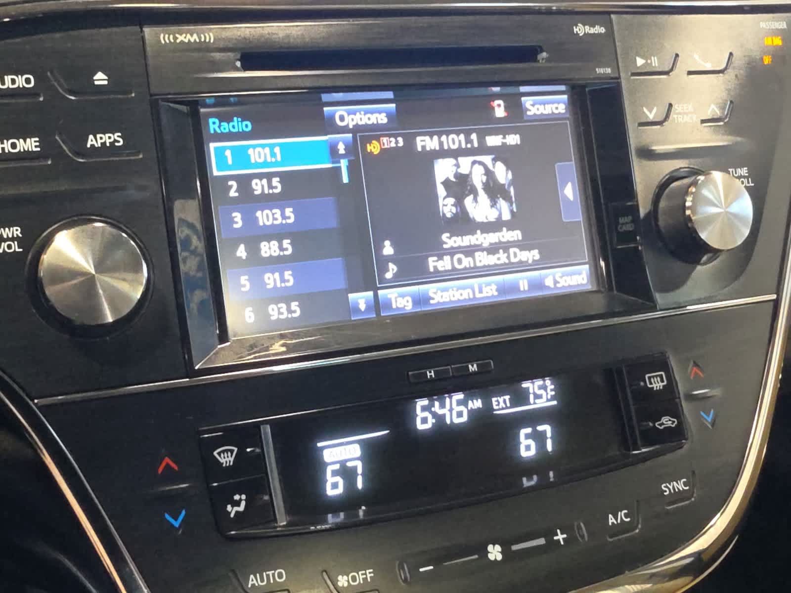 Used 2016 Toyota Avalon XLE Premium FWD image 26